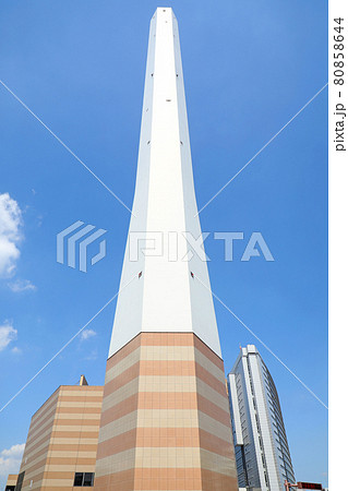豊島清掃工場の煙突 80858644