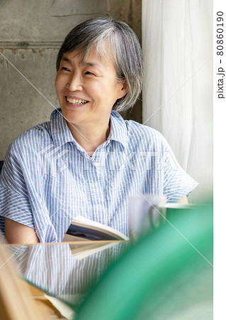 女性 女 女の子 80860190