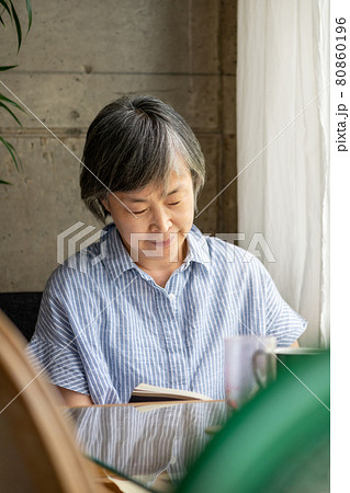 女性 女 女の子 80860196