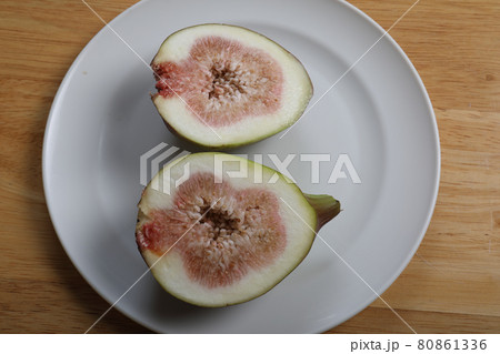 イチジク収穫後すぐに撮影 イチジク収穫後すぐに撮影 80861336