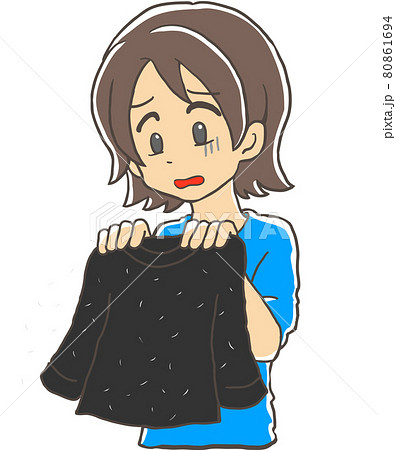 服に毛が大量について困っている女性 80861694