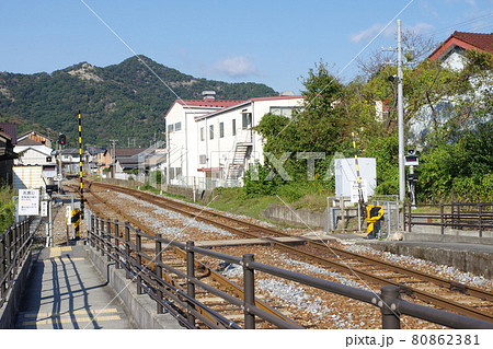 姫新線・東觜崎駅の構内踏切 80862381