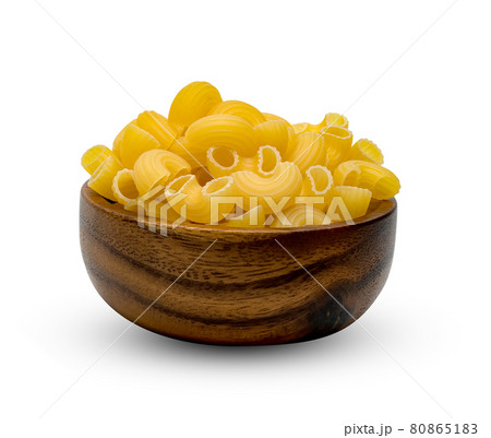 raw macaroni pasta with wooden bowl isolated on white background 80865183