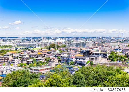 青空が広がる郊外の住宅地 東京 青空が広がる郊外の住宅地 東京 80867083