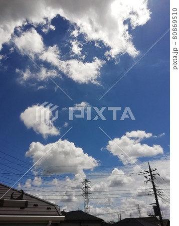台風前の青空 80869510