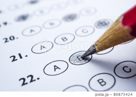Answer sheets with Pencil drawing fill to select choice : education concept Answer sheets with Pencil drawing fill to select choice : education concept 80875424
