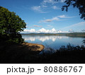 北海道朱鞠内湖の鏡面世界 80886767