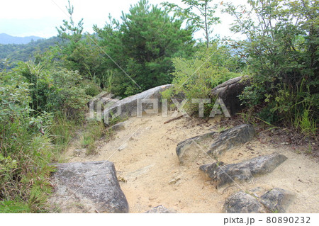 広島県にある烏帽子岩山を登山 80890232