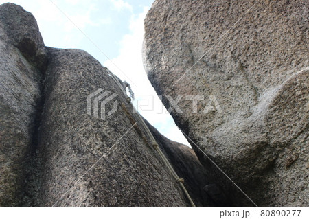 広島県にある烏帽子岩山を登山 広島県にある烏帽子岩山を登山 80890277
