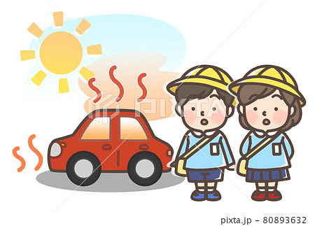 炎天下で暑くなっている車と子供 80893632