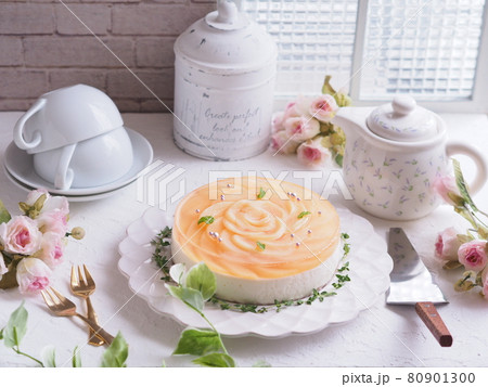 桃のレアチーズケーキでティータイム 80901300