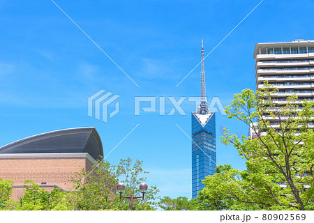 福岡市早良区百道浜の福岡タワー 青空快晴 福岡市総合図書館そばの写真素材