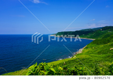 聖ヶ鼻から日本海の海岸線(地層) 聖ヶ鼻から日本海の海岸線(地層) 80902570
