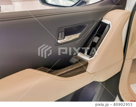 ランドクルーザー300 マイコンプリセットドライビングポジションシステム ウォールナット杢目調 ランドクルーザー300 マイコンプリセットドライビングポジションシステム ウォールナット杢目調 80902955