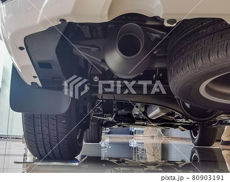 ランドクルーザー300 マフラー トレーリングリンク車軸式リヤサスペンションの写真素材