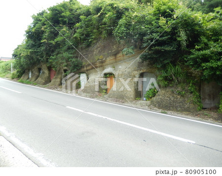 能登町、県道35号線の景色 80905100