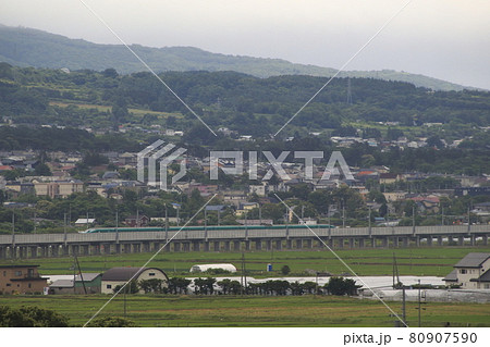 北海道道南エリア・七重町を行く北海道新幹線E5系 北海道道南エリア・七重町を行く北海道新幹線E5系 80907590