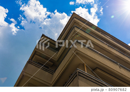 晴天の有馬温泉街の風情 80907682