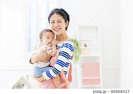 保育園　赤ちゃん　先生 80908427