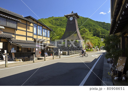 辰鼓楼と出石城下町の街並み（兵庫県豊岡市出石町） 80908651