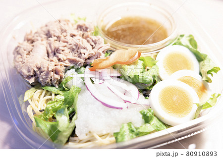 美味しいコンビニの冷静パスタサラダ 美味しいコンビニの冷静パスタサラダ 80910893