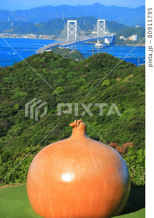 淡路島から見た鳴門海峡と大鳴門橋 淡路島から見た鳴門海峡と大鳴門橋 80911795