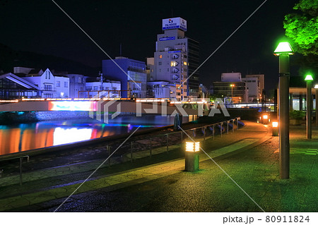 【徳島県】新町川・製紙水際公園の夜景(新町橋) 【徳島県】新町川・製紙水際公園の夜景(新町橋) 80911824