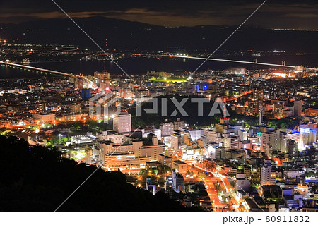 【徳島県】眉山から見た徳島市街の夜景 【徳島県】眉山から見た徳島市街の夜景 80911832