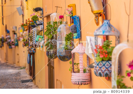 Colorful way in Alghero, Sardinia, Italy 80914339