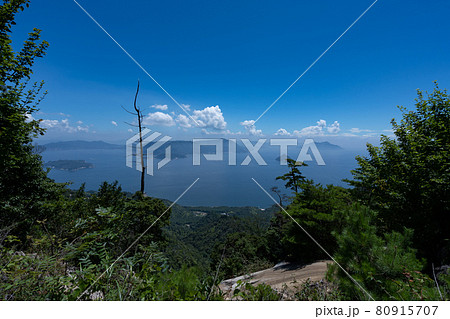 宮島の弥山から瀬戸内海を望む<広島県宮島/8月> 宮島の弥山から瀬戸内海を望む<広島県宮島/8月> 80915707