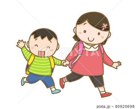 手をつないで歩いている子供たち 80920698