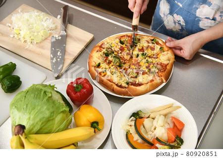 ピザ　キッチン 80920851
