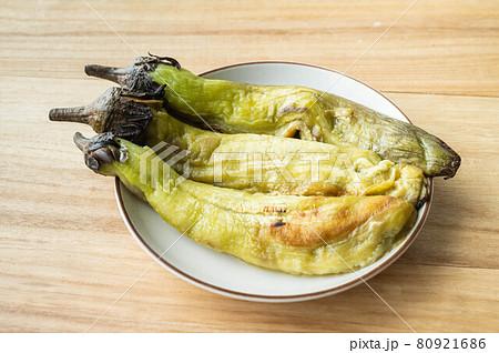 焼いた長ナス 焼いた長ナス 80921686