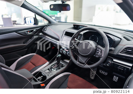 車内 車内 80922114