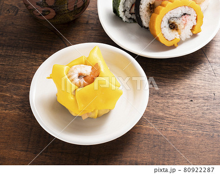 茶巾寿司と太巻寿司 80922287