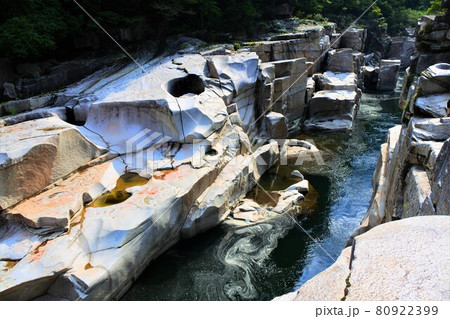 長野の寝覚の床 80922399