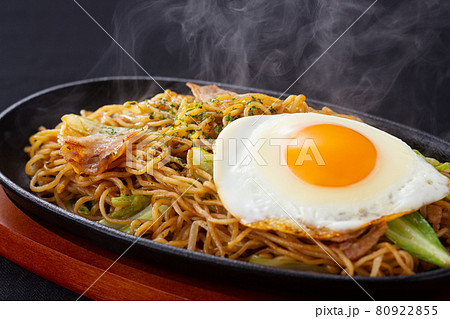 焼きそば　ヤキソバ　やきそば　おうち時間　おうちごはん 80922855