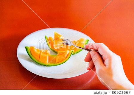 クインシー メロン 食べる フォーク 【 果物 フルーツ 】 クインシー メロン 食べる フォーク 【 果物 フルーツ 】 80923667