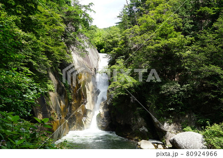 山梨県の昇仙峡の仙娥滝 80924966