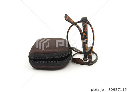 Folding reading glasses with hard case 80927116