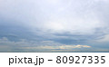 早朝の曇り空 早朝の曇り空 80927335