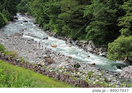 夏の糸魚川市小滝川ヒスイ峡 夏の糸魚川市小滝川ヒスイ峡 80927937
