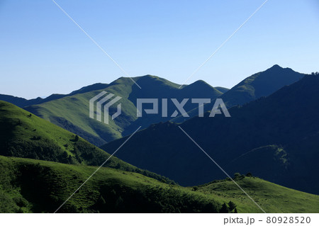 High altitude grassland mountain landscape 80928520