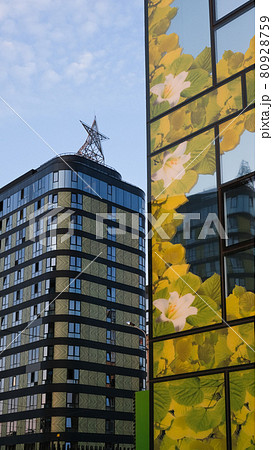 office building for business blue sky rental of space 80928759