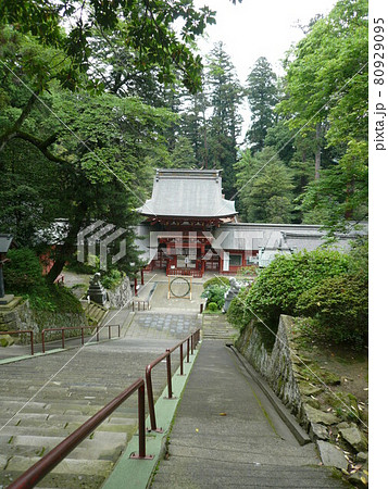 群馬県富岡市一ノ宮にあり、かつては抜鉾神社、貫前神社と呼ばれた下り宮という配置の一之宮貫前神社 80929095