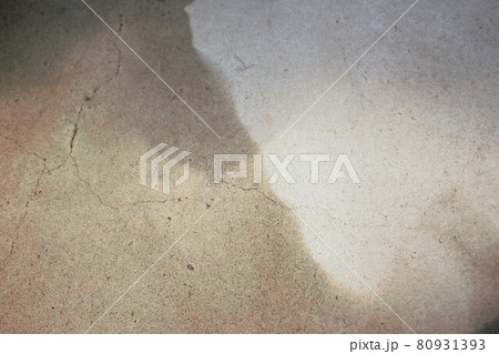 ひび割れ 80931393