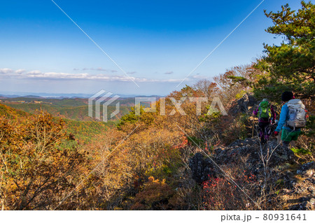 紅葉の霊山＜福島県＞蟻の戸渡り 80931641