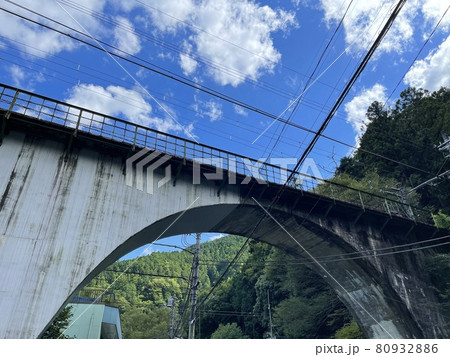 JR青梅線 白丸駅と鳩ノ巣駅の間の橋 JR青梅線 白丸駅と鳩ノ巣駅の間の橋 80932886