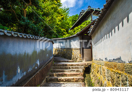 広島県　尾道・猫の細道 80943117