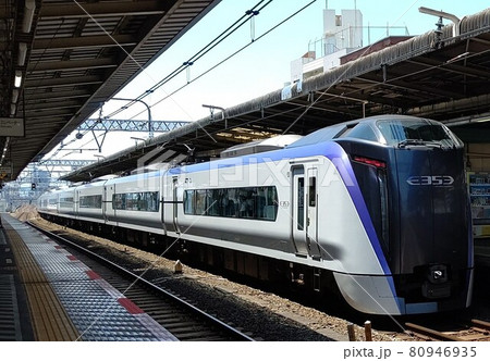JR電車　中央本線　梓号　東京高円寺駅にて 80946935